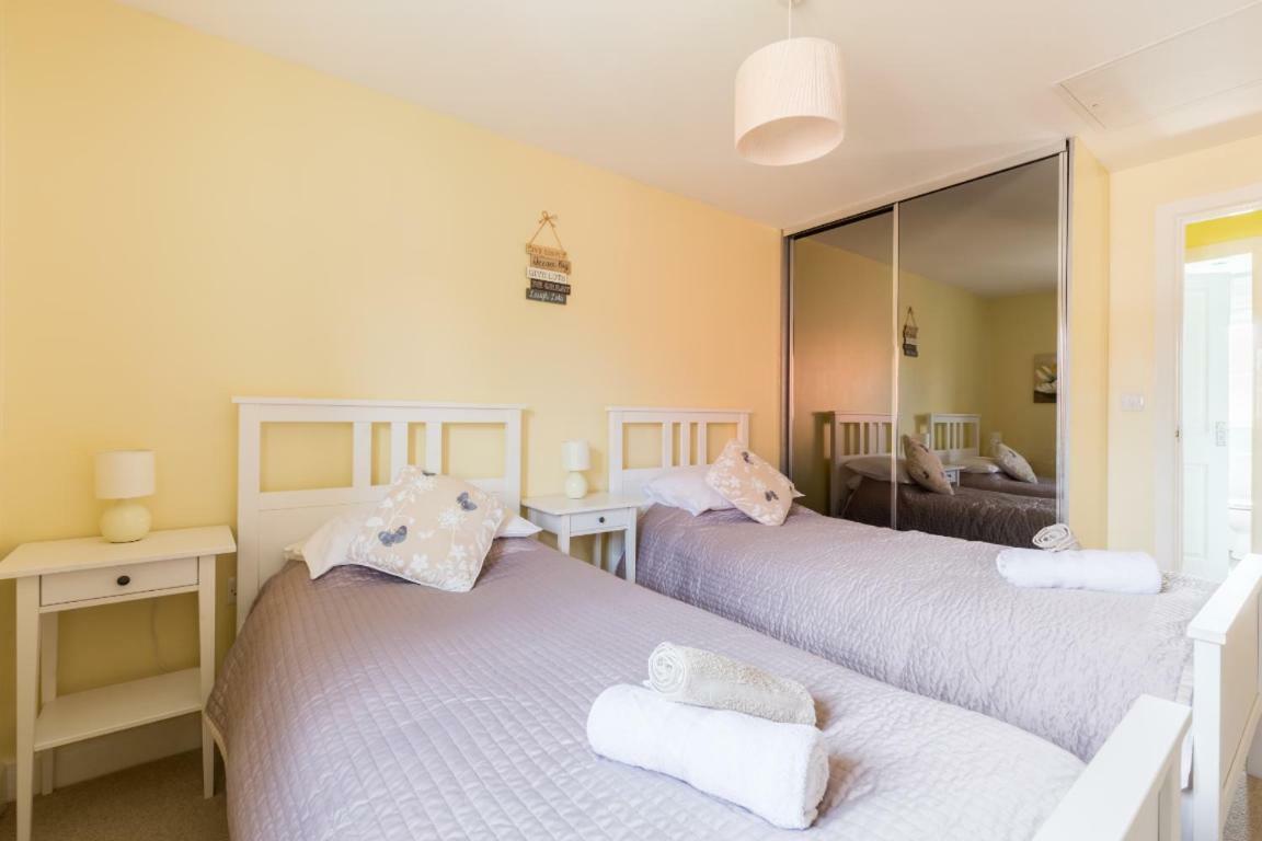 Riverside Cottage Ившам Екстериор снимка