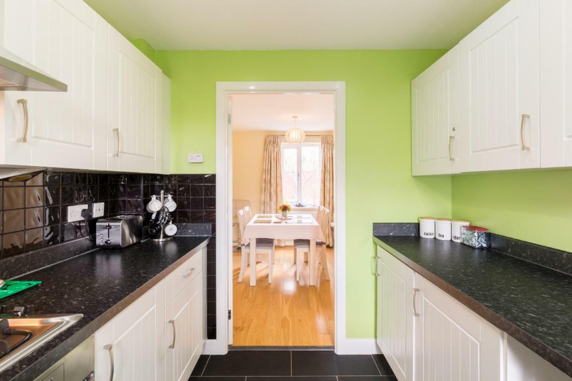 Riverside Cottage Ившам Екстериор снимка
