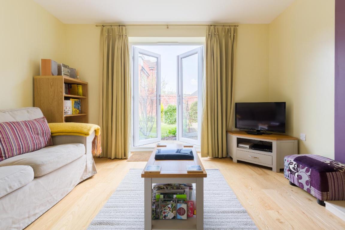 Riverside Cottage Ившам Екстериор снимка